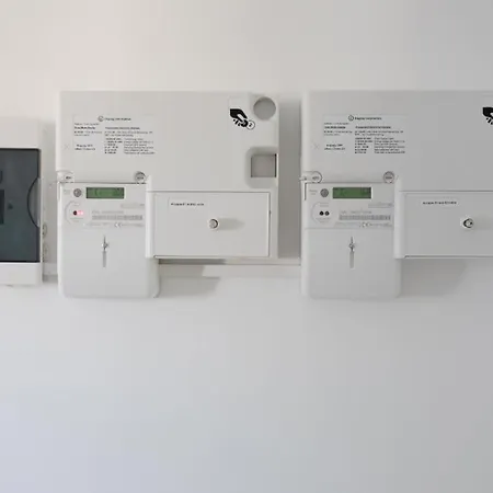 F4 2, Private Two Single Beds Shared Bathroom Мсида