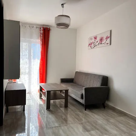 F4 2, Private Two Single Beds Shared Bathroom 民宿