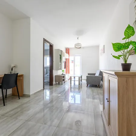 F4 2, Private Two Single Beds Shared Bathroom 民宿